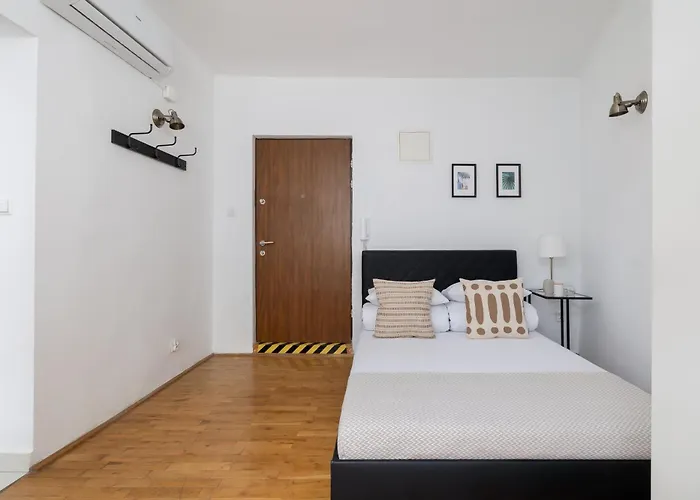 With Ac - Dluga 65 * Krasków